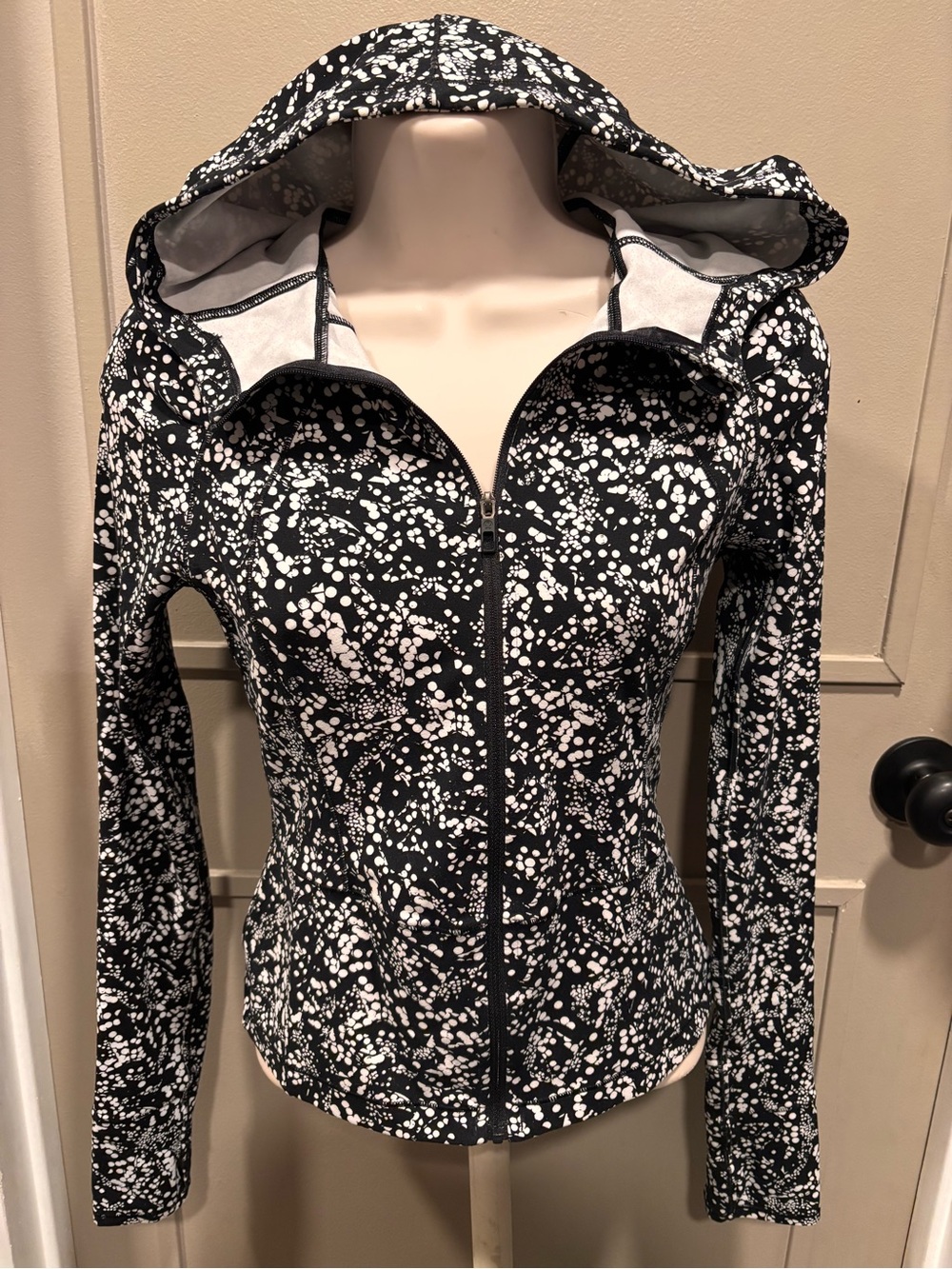 lululemon athletica Define Jacket in the Chirasu Black print.